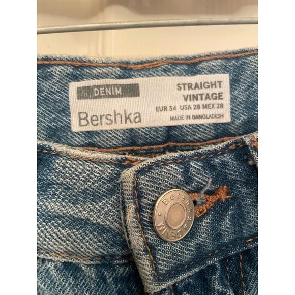 Bershka Women's Straight Vintage Light Wash Denim Jeans Size 28 - Picture 3 of 6